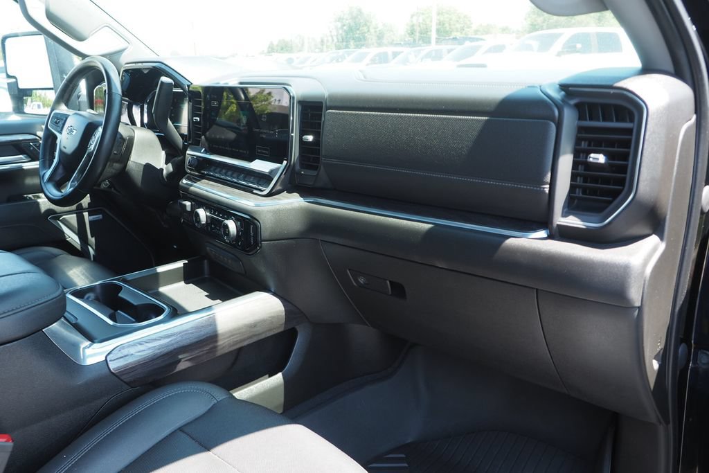 Used 2024 Chevrolet Silverado 3500 LTZ w/ LTZ Plus Package AWD/4WD image 22