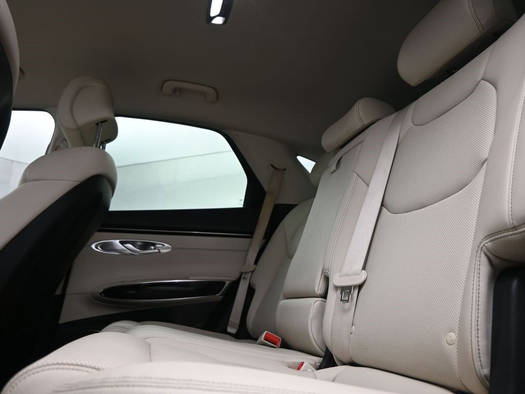 Used 2022 Genesis GV70 2.5T image 15