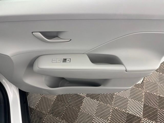 Used 2025 Hyundai Kona SEL FWD image 22