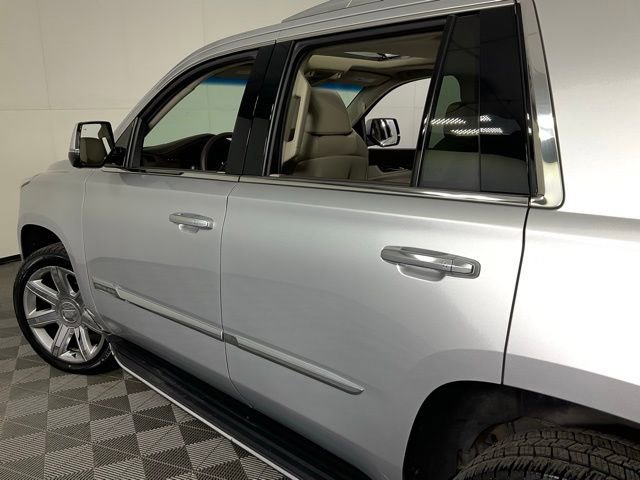 Used 2017 Cadillac Escalade Luxury image 32