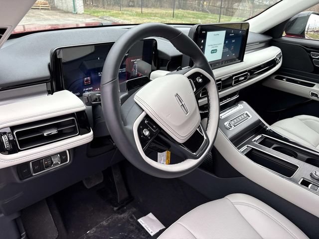 New 2026 Lincoln Aviator AWD w/ Jet Appearance Package image 24