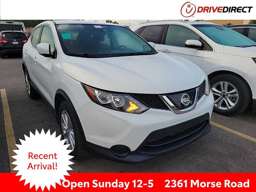 Used 2019 Nissan Rogue Sport S w/ Appearance Package AWD/4WD image 1