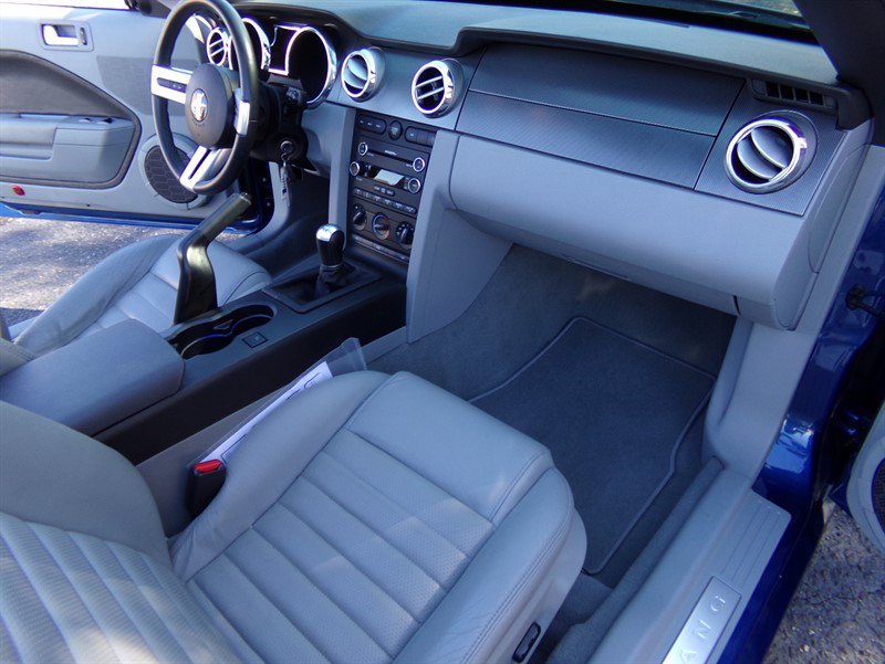 Used 2008 Ford Mustang GT RWD image 31