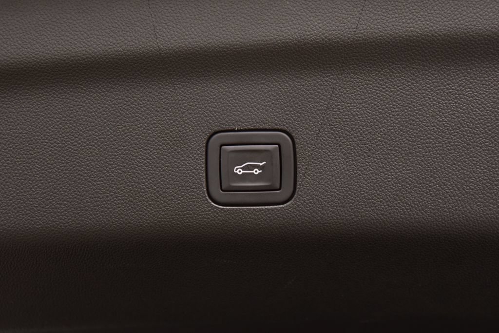Used 2024 GMC Yukon XL Denali Ultimate AWD/4WD image 29