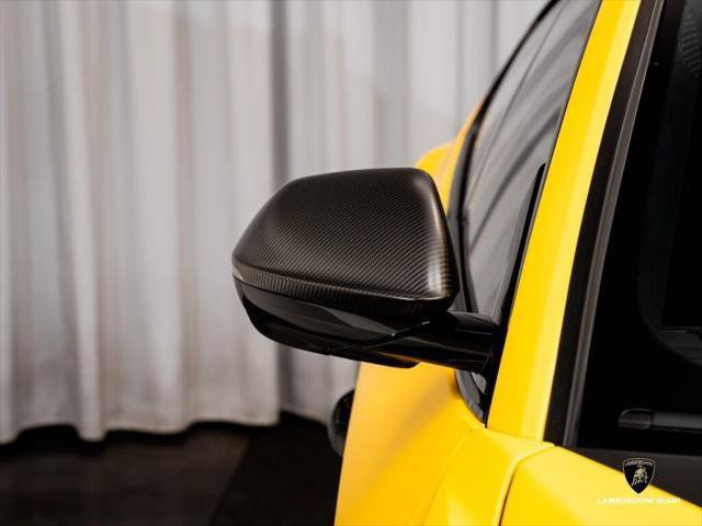 Used 2024 Lamborghini Urus Performante AWD/4WD image 9