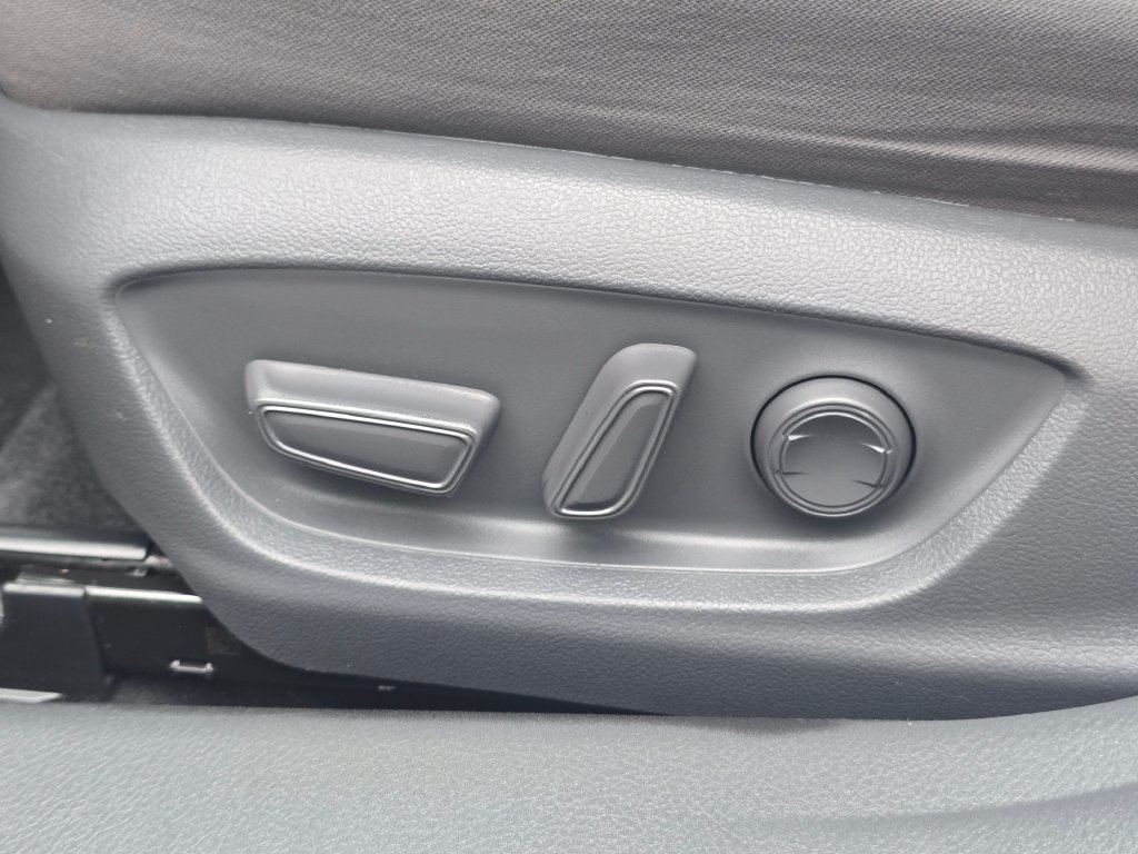 Used 2019 Toyota Camry LE FWD image 29