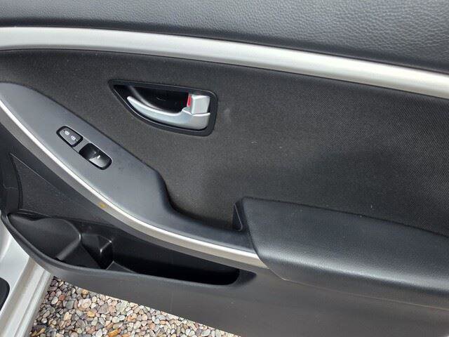 Used 2016 Hyundai Elantra GT image 34