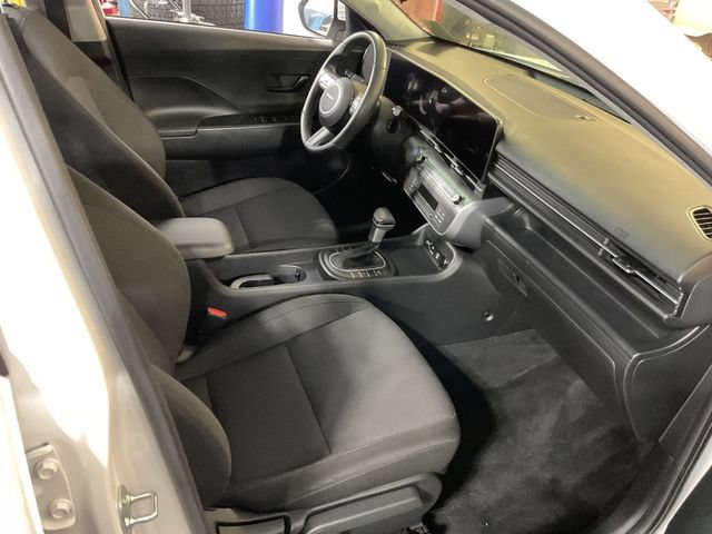 Used 2025 Hyundai Kona SEL FWD image 12