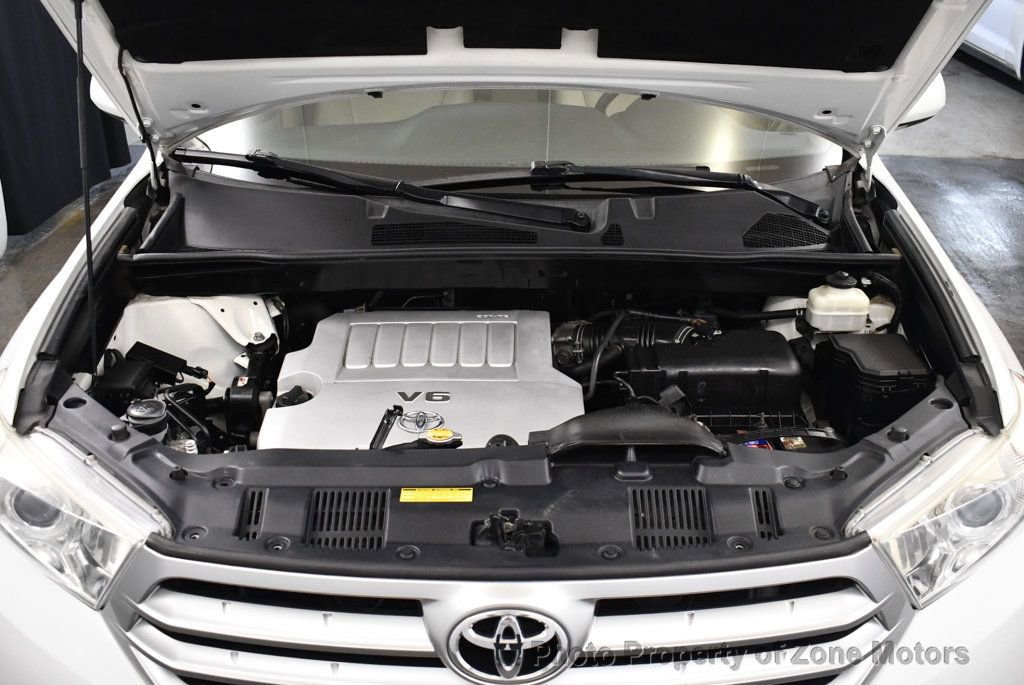 Used 2012 Toyota Highlander Limited w/ Tow Pkg image 51