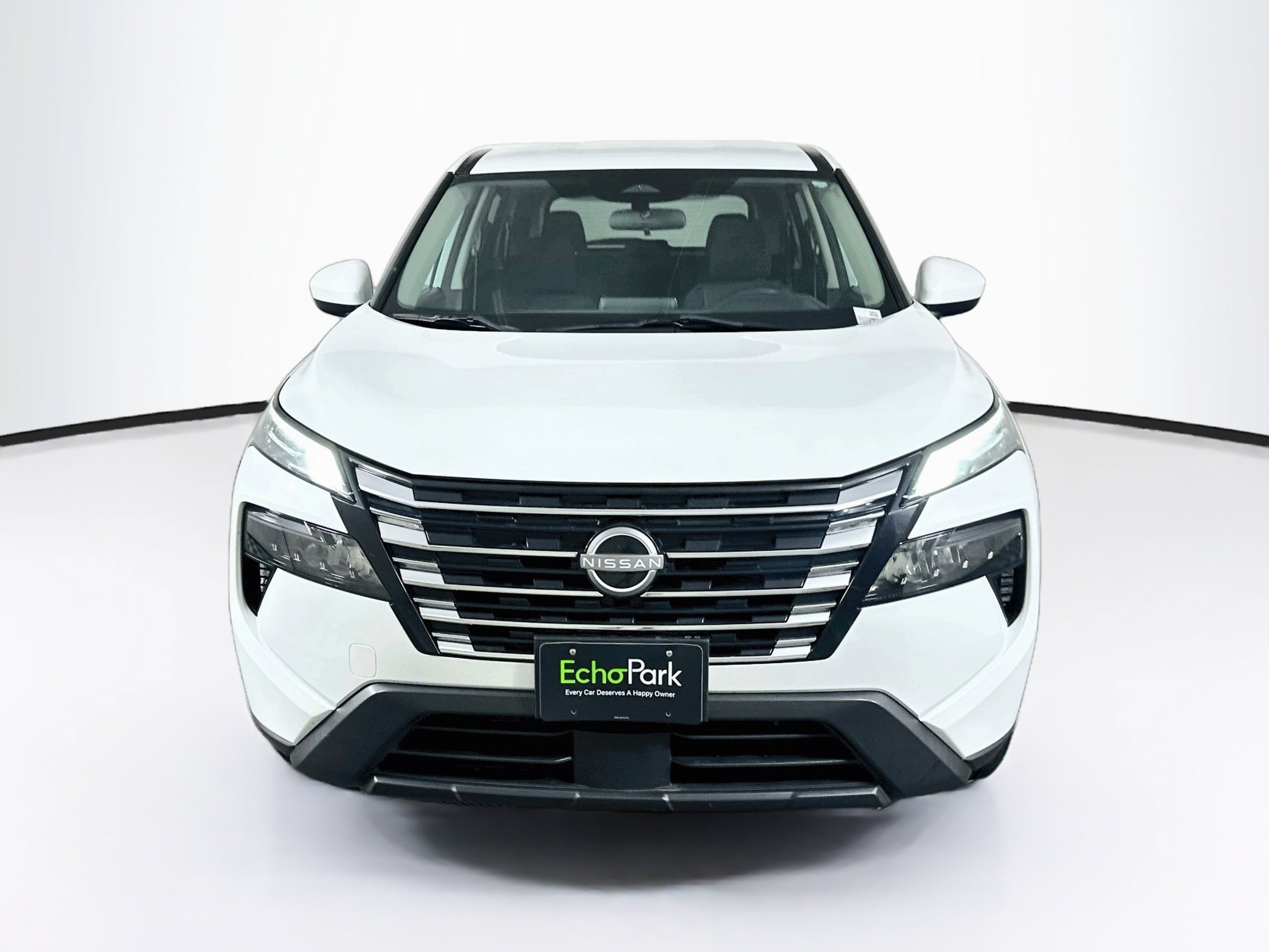 Used 2024 Nissan Rogue SV FWD image 2
