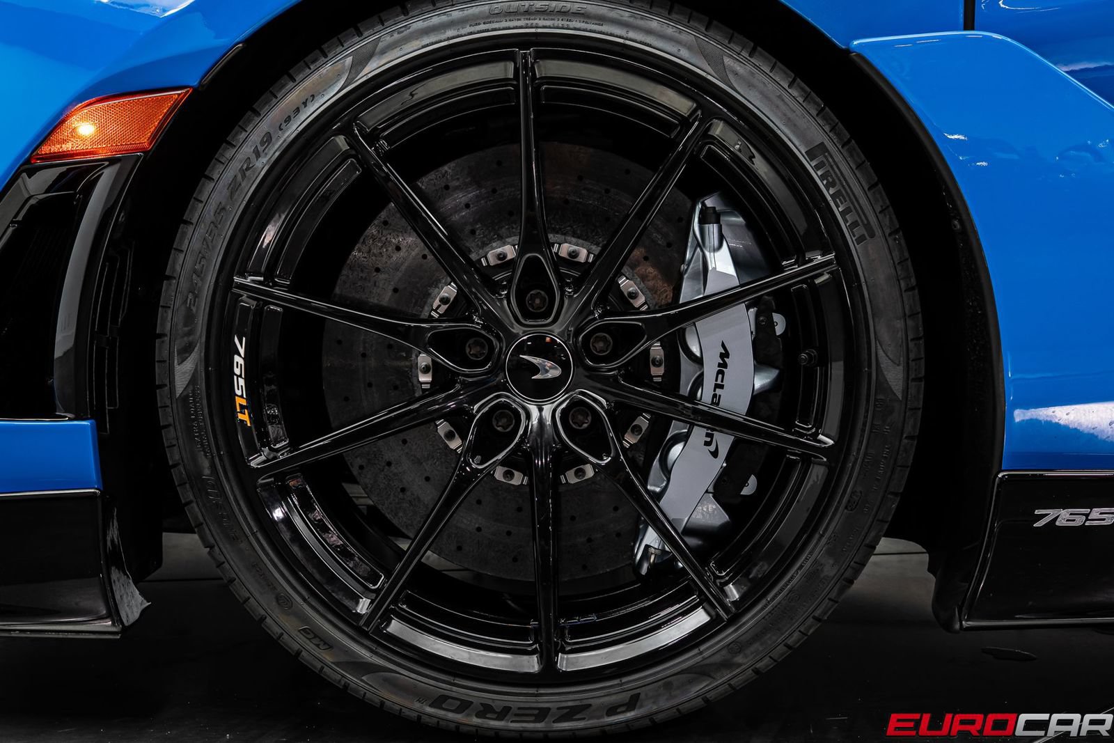 Used 2022 McLaren 765LT RWD image 29
