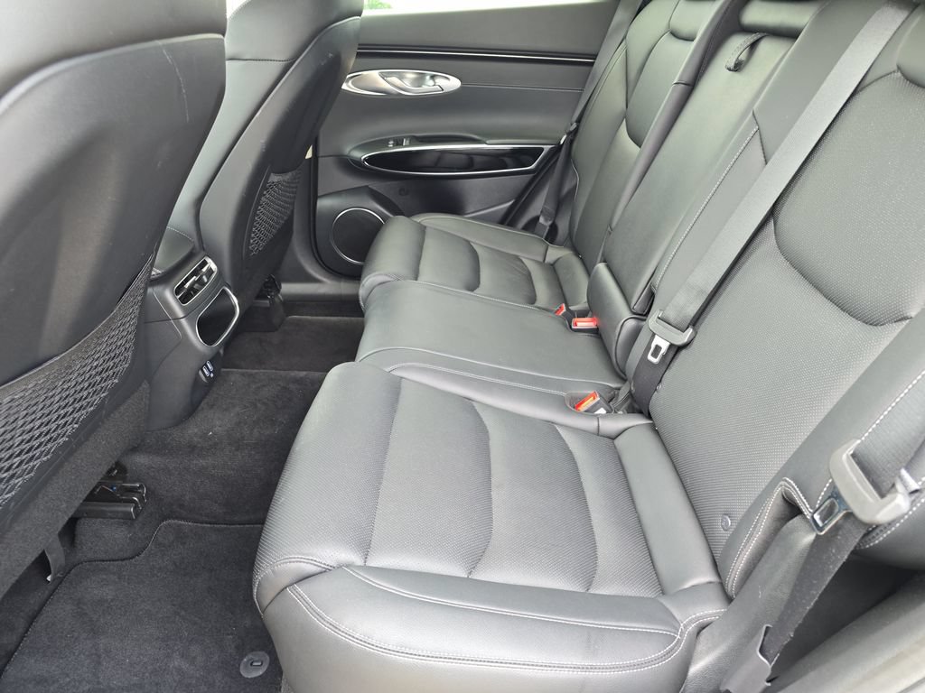 Used 2025 Genesis GV70 2.5T AWD/4WD image 14