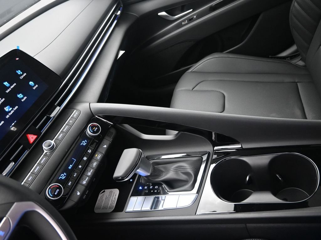 New 2026 Hyundai Elantra Limited image 19