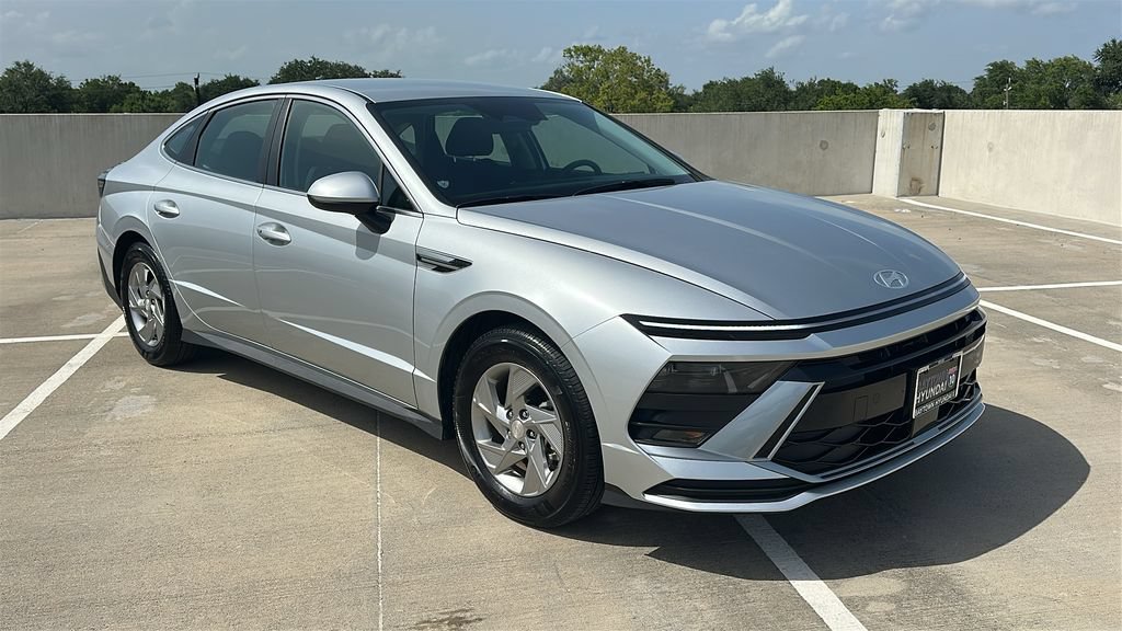 Used 2026 Hyundai Sonata SE FWD image 14