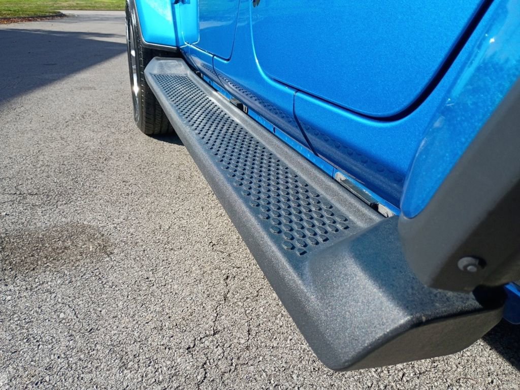 Used 2022 Jeep Wrangler Unlimited Sahara image 13