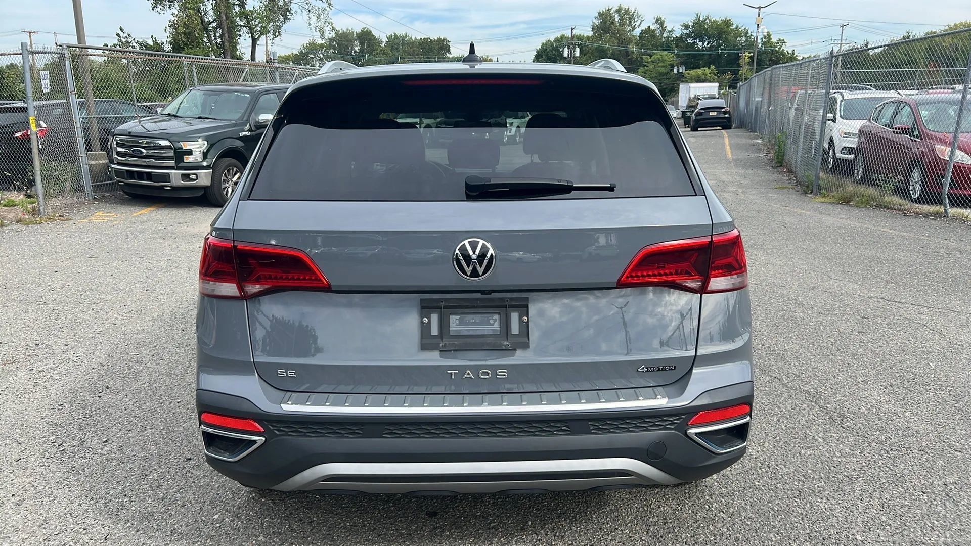 Used 2022 Volkswagen Taos SE image 6