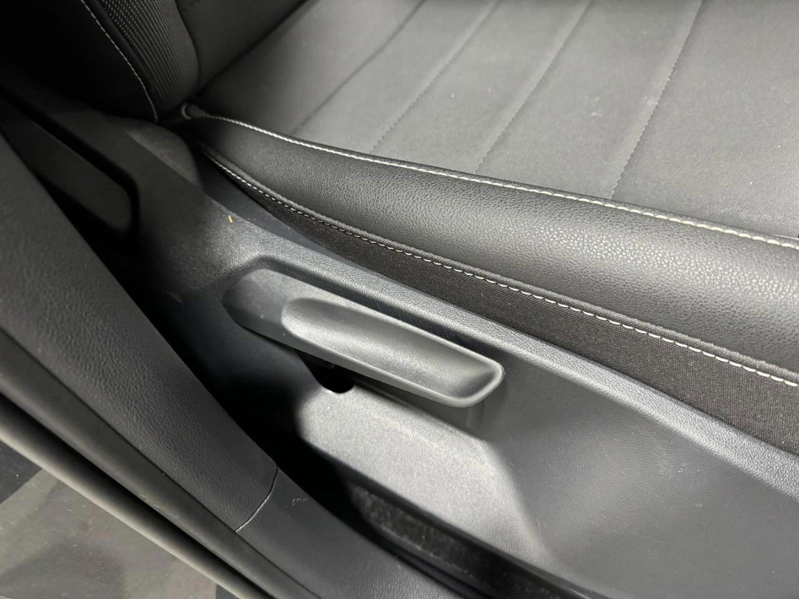 Used 2024 Volkswagen Taos SE image 20