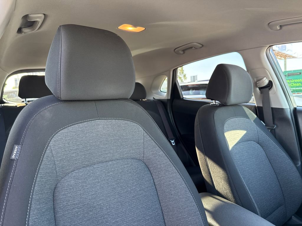 Used 2023 Hyundai Kona SE FWD image 14