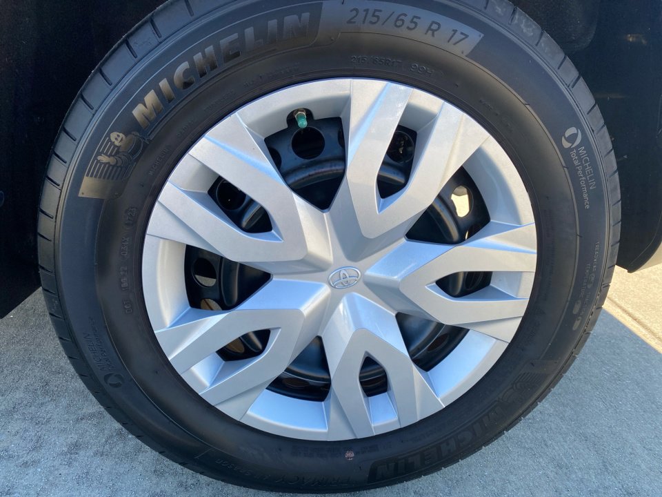 Used 2023 Toyota Corolla Cross L image 25