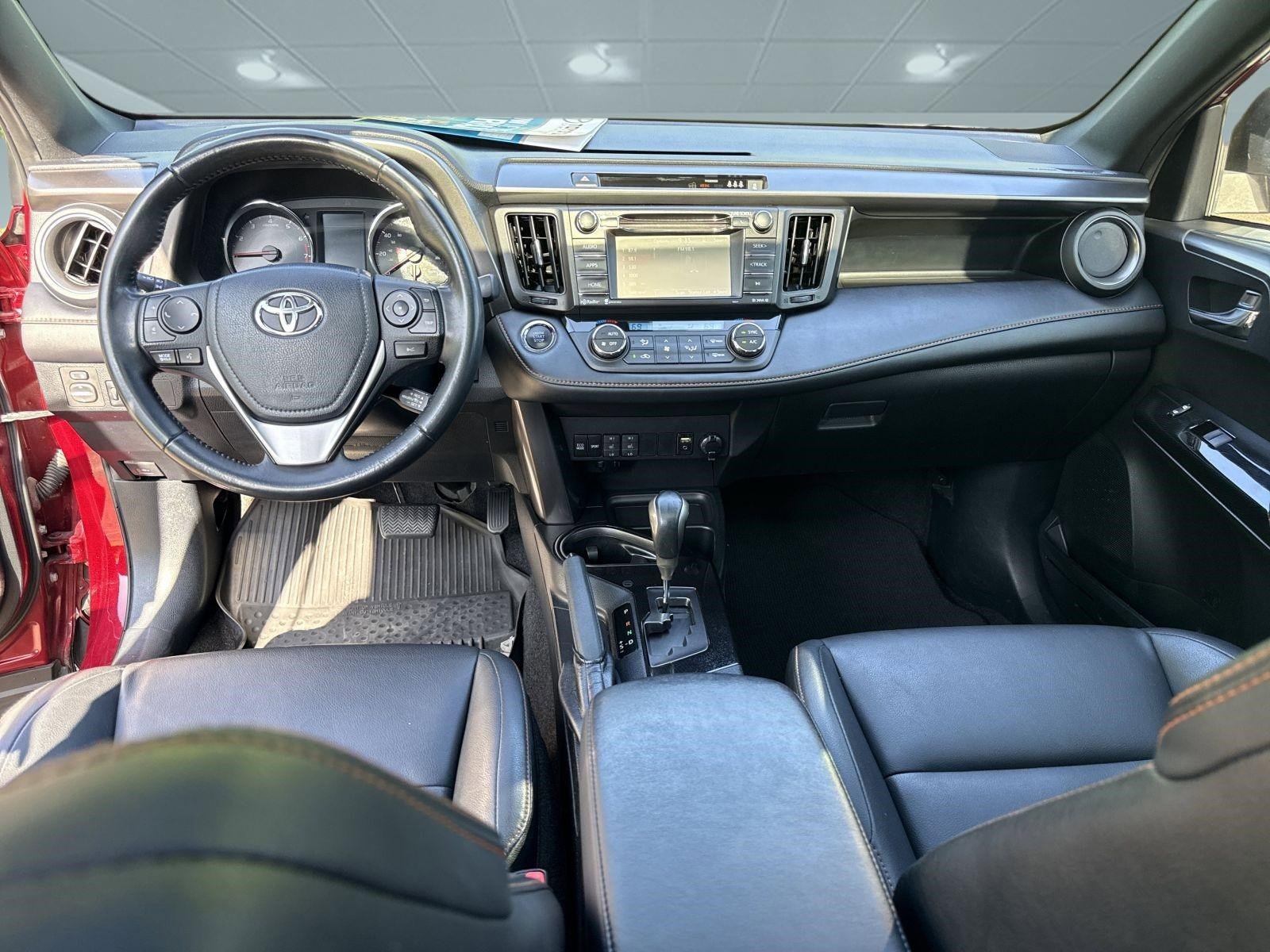 Used 2018 Toyota RAV4 SE w/ Power Extra Value Package image 19