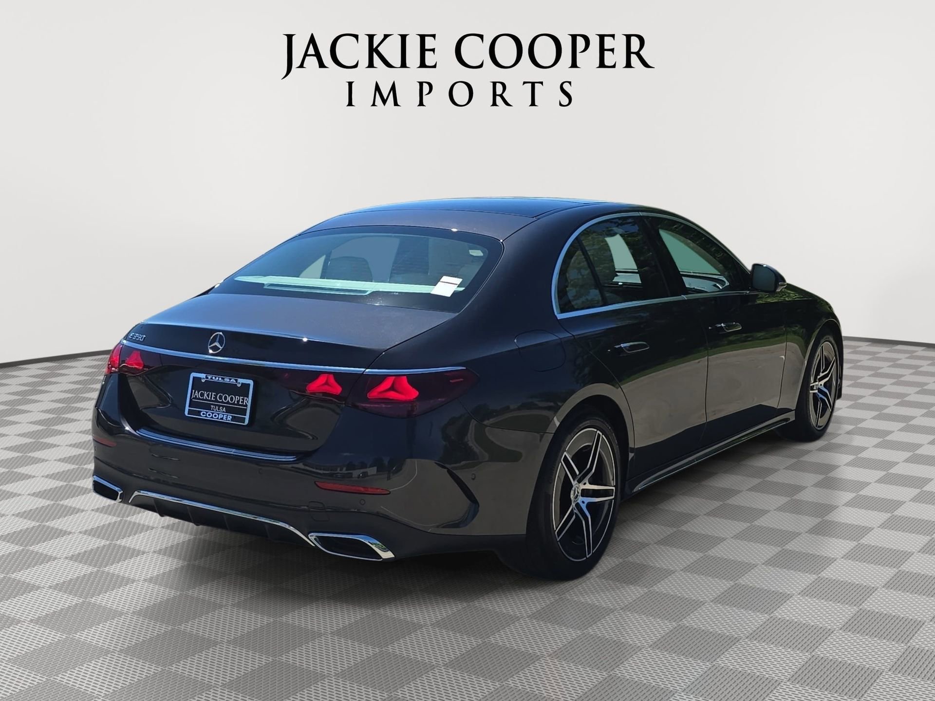Used 2025 Mercedes-Benz E 350 Sedan image 5