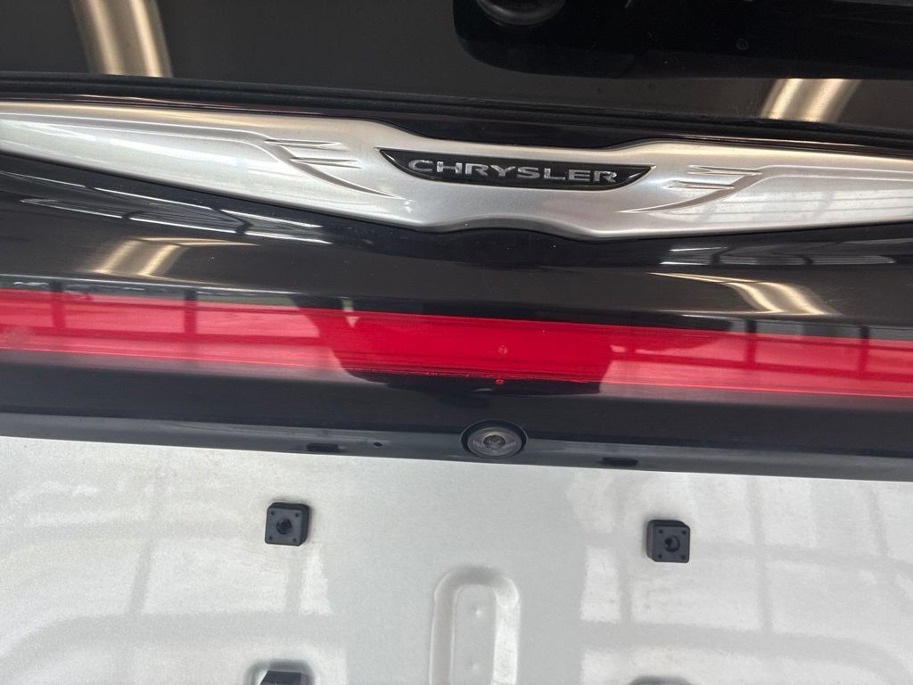 Certified 2024 Chrysler Pacifica Touring-L FWD image 26