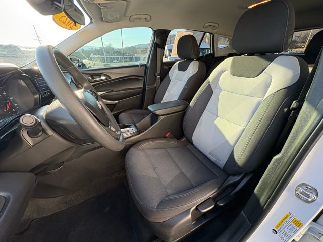 Used 2025 Chevrolet Trax LS w/ LS Convenience Package image 25