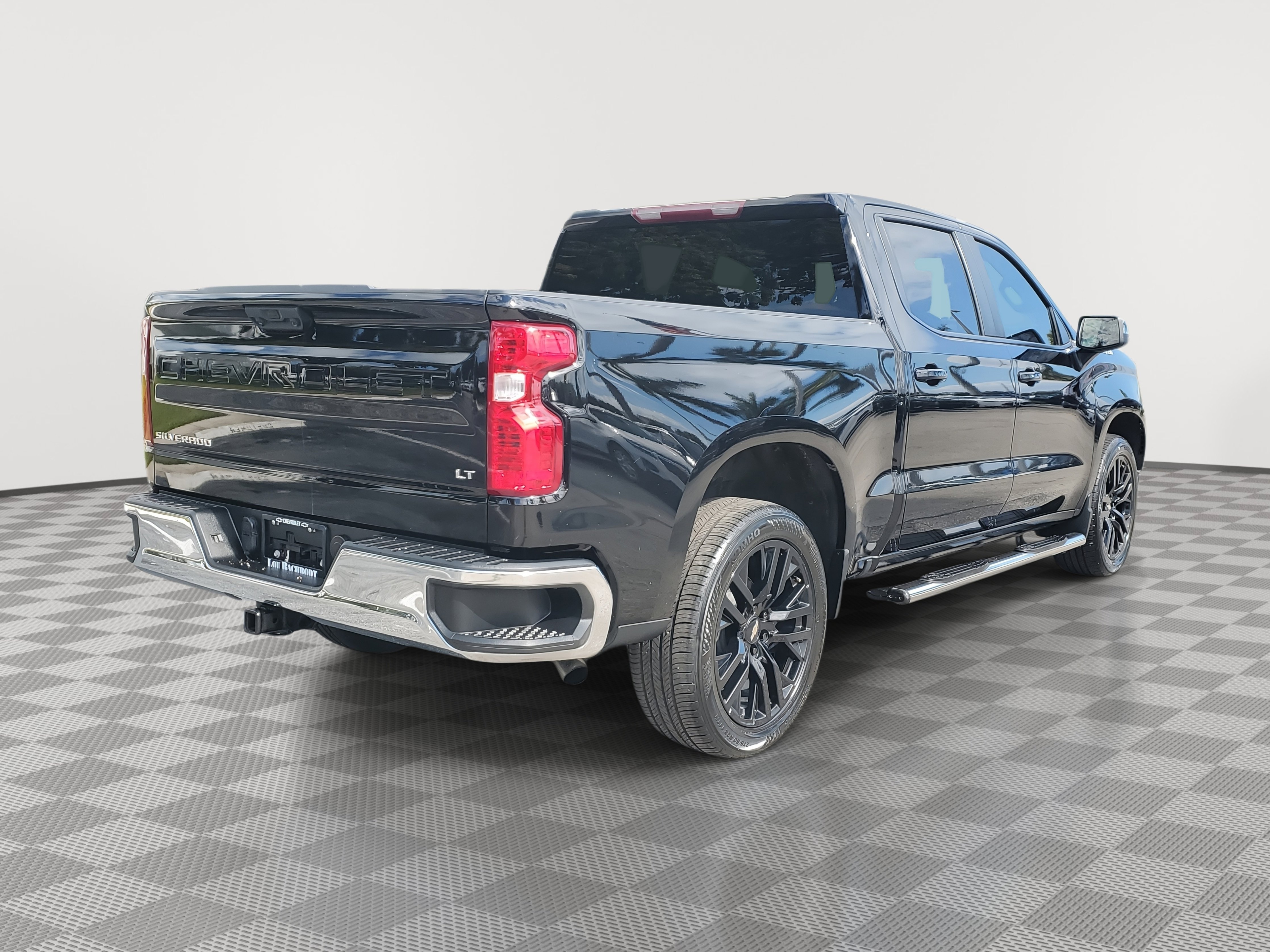 Used 2023 Chevrolet Silverado 1500 LT w/ Protection Package image 3