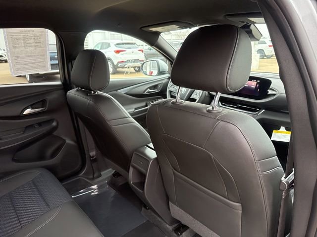 Used 2025 Buick Envista Preferred image 41