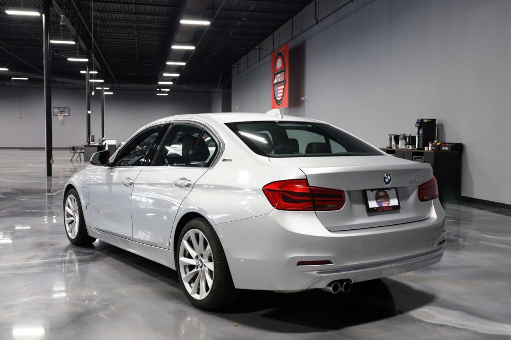 Used 2017 BMW 330e w/ Technology Package RWD image 5
