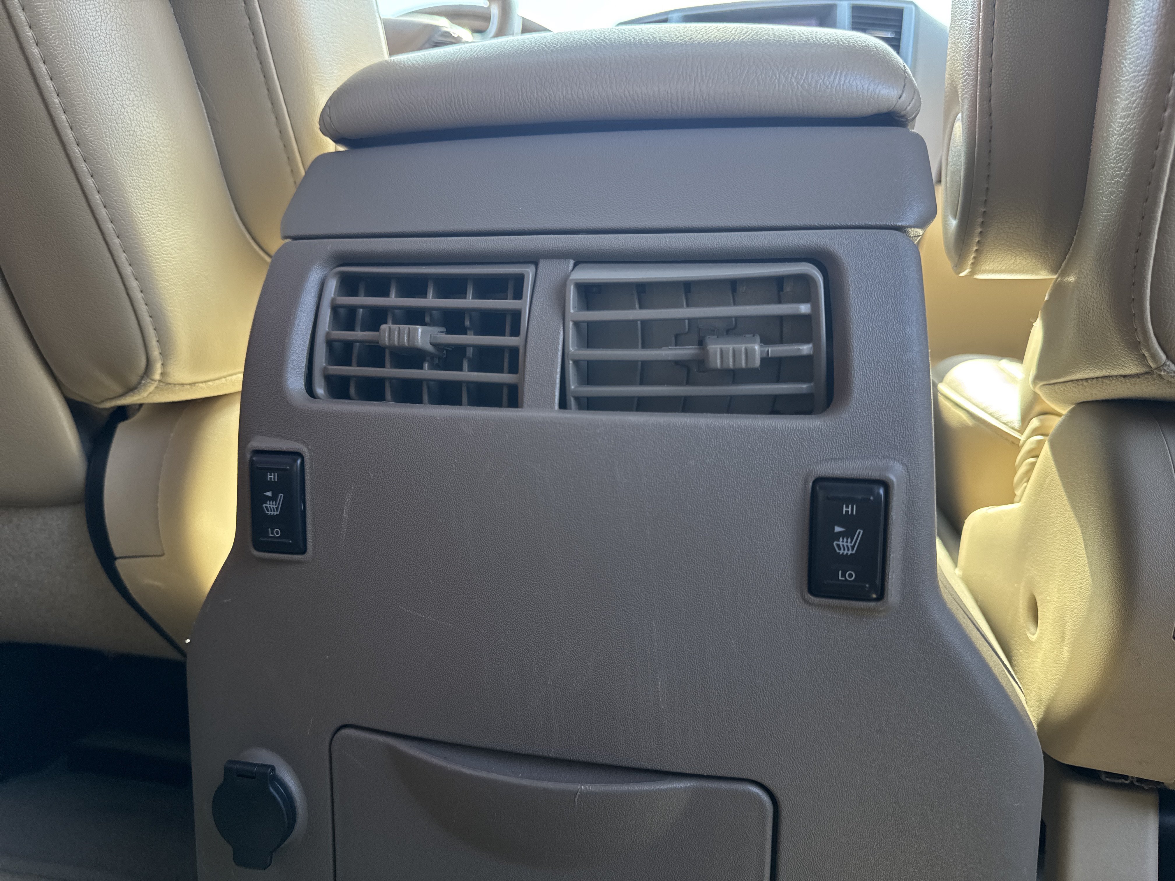Used 2013 Nissan Armada Platinum AWD/4WD image 32