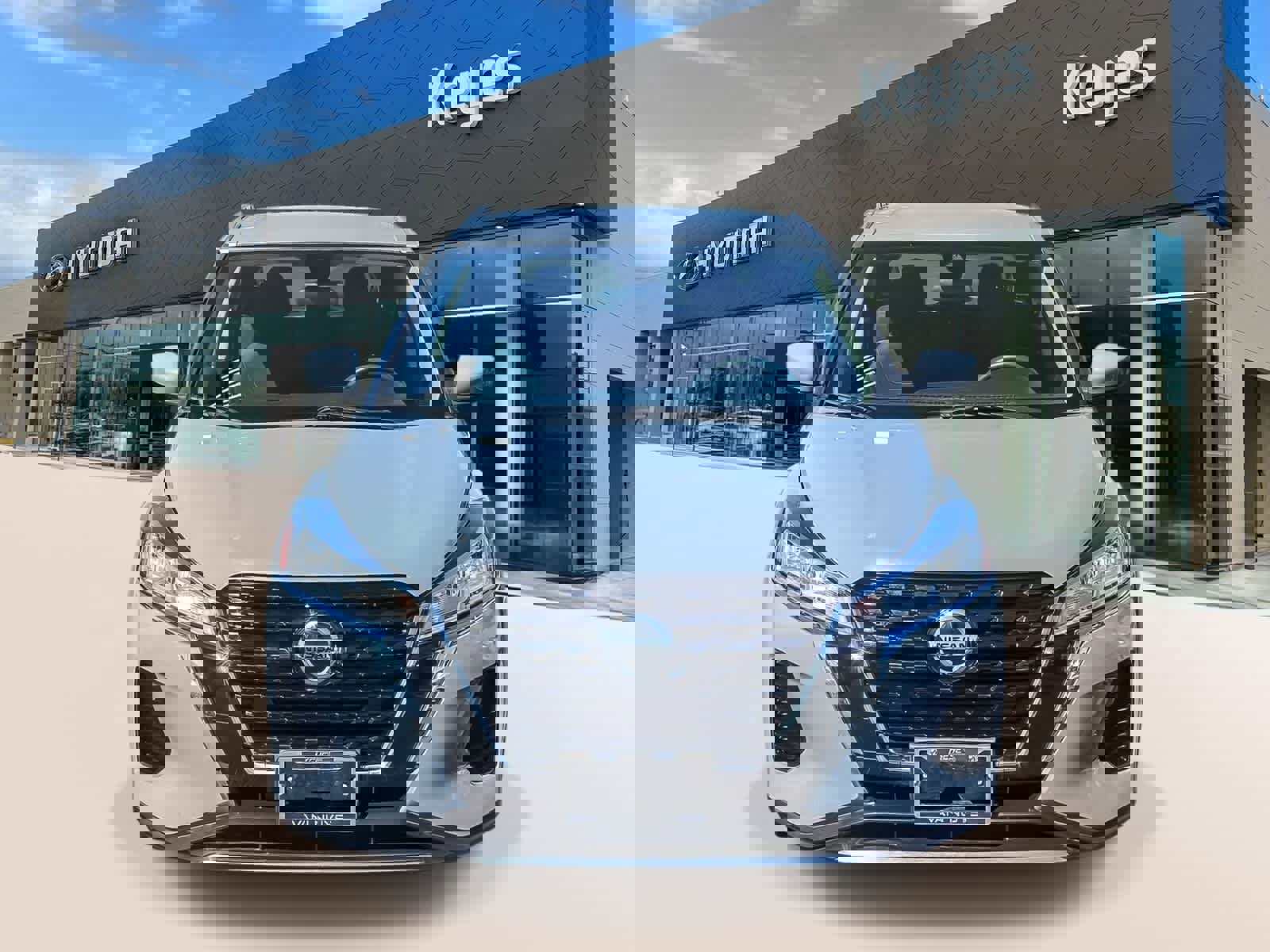 Used 2021 Nissan Kicks SV image 2