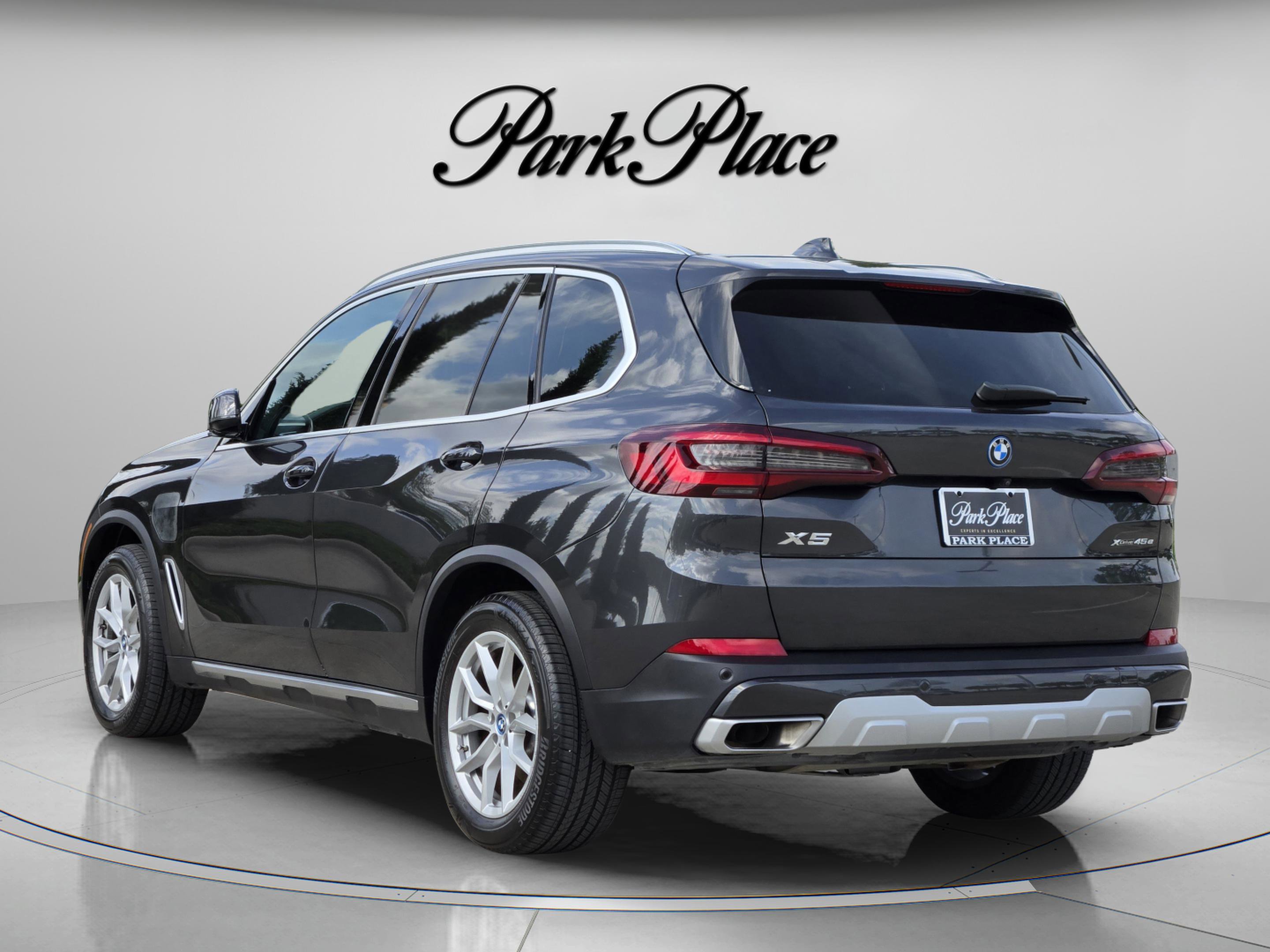 Used 2023 BMW X5 xDrive45e image 3