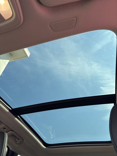 Used 2025 Volvo XC60 B5 Plus AWD/4WD image 21