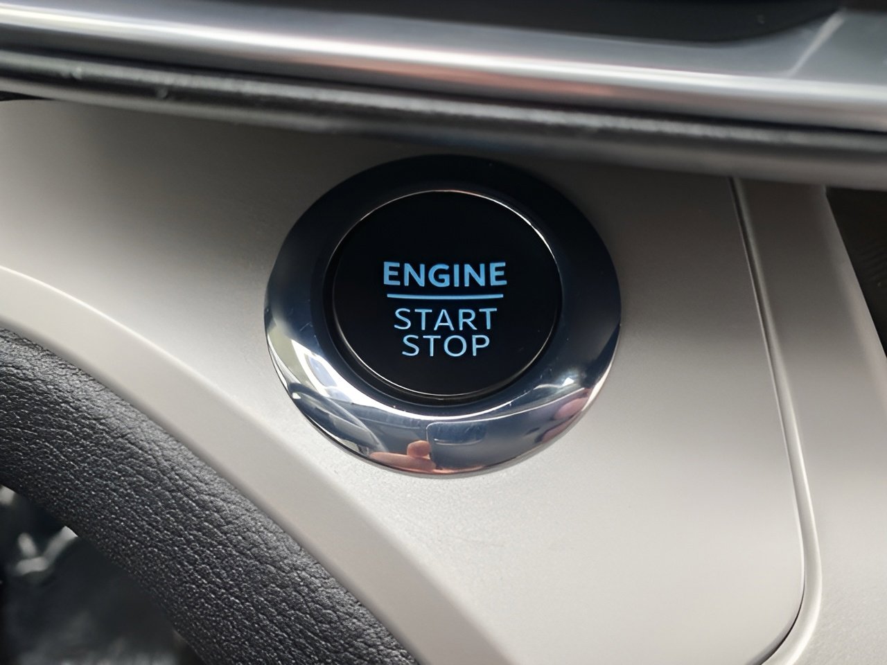 Used 2023 Ford Explorer XLT w/ Equipment Group 202A image 52