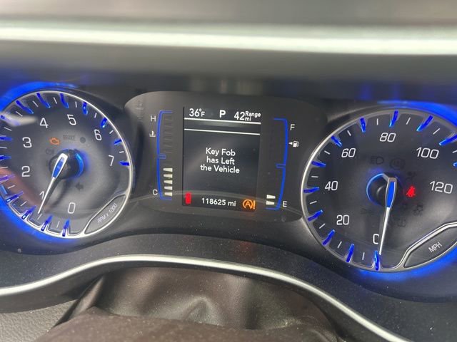 Used 2018 Chrysler Pacifica Touring-L image 21