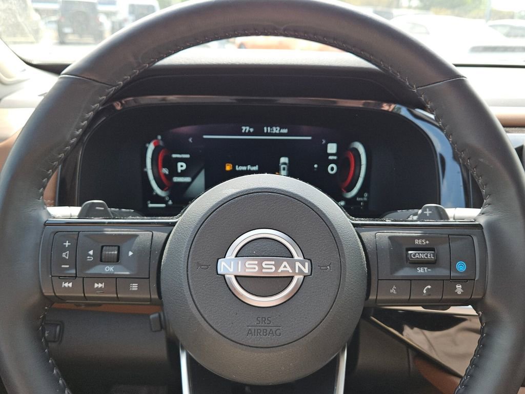 Used 2025 Nissan Pathfinder Platinum w/ Black Appearance Package image 21