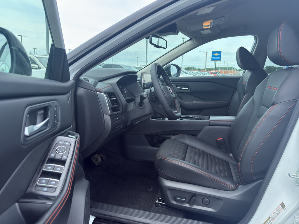 Used 2025 Nissan Rogue SV w/ Rock Creek Premium Package AWD/4WD image 11