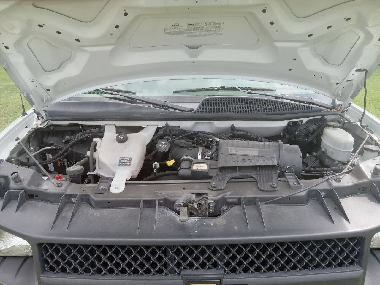 Used 2013 Chevrolet Express 2500 w/ Cold Climate Package image 28