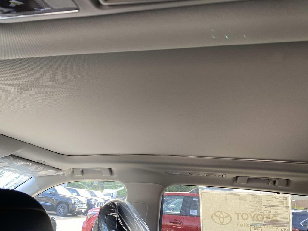 New 2026 Toyota Highlander Platinum AWD/4WD image 8
