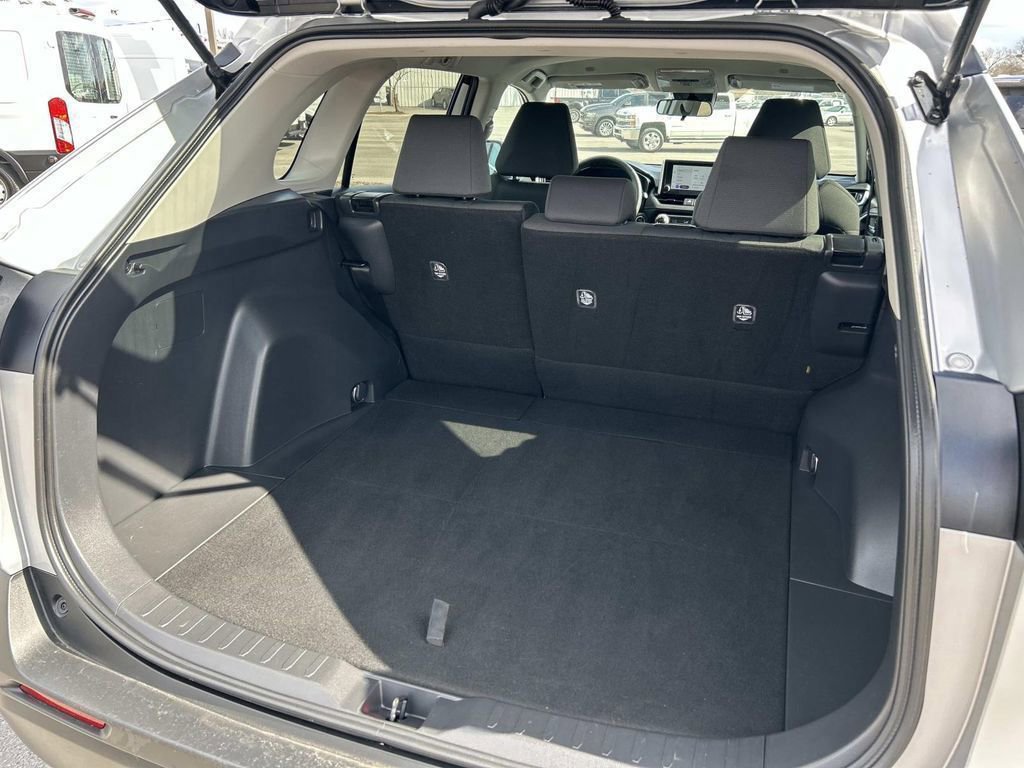 Used 2024 Toyota RAV4 XLE image 5