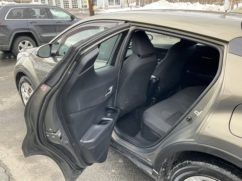 Used 2021 Toyota C-HR LE image 12