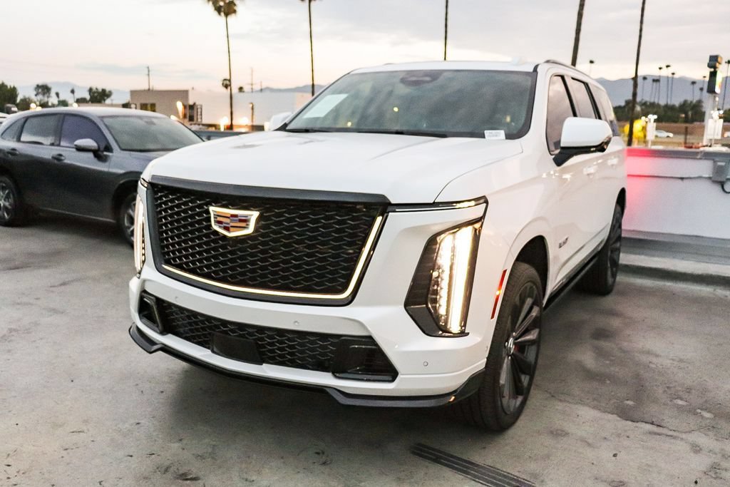 Used 2025 Cadillac Escalade V AWD/4WD image 4