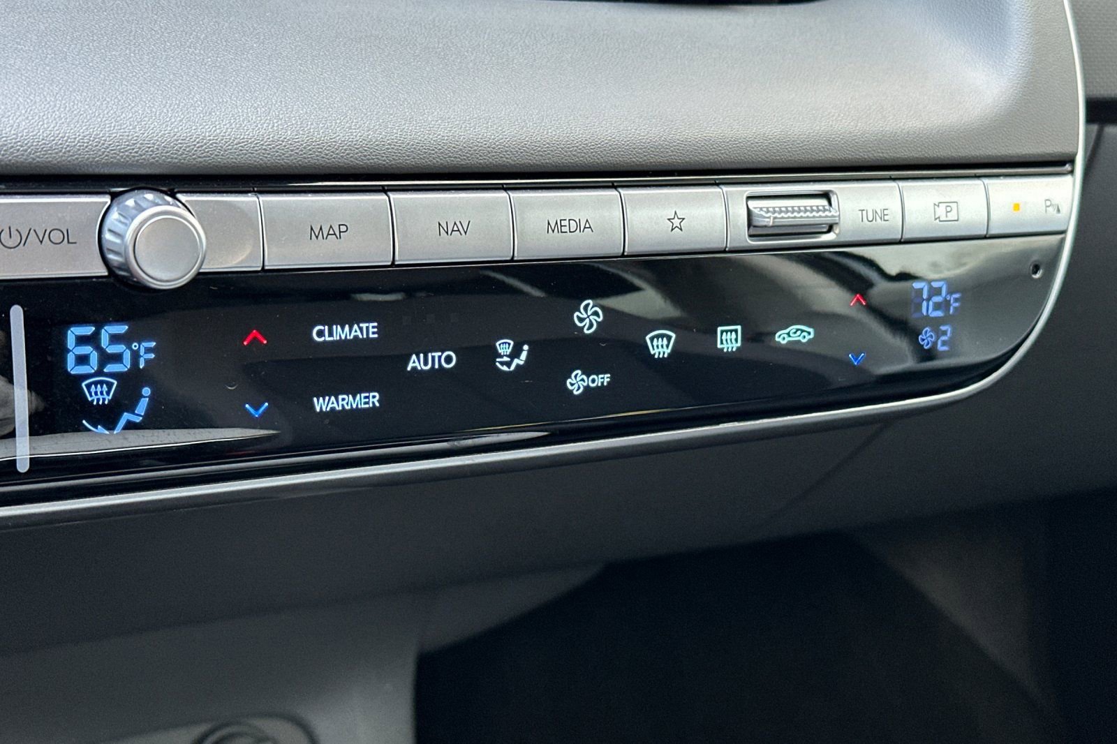 Certified 2024 Hyundai Ioniq 5 SEL RWD image 23