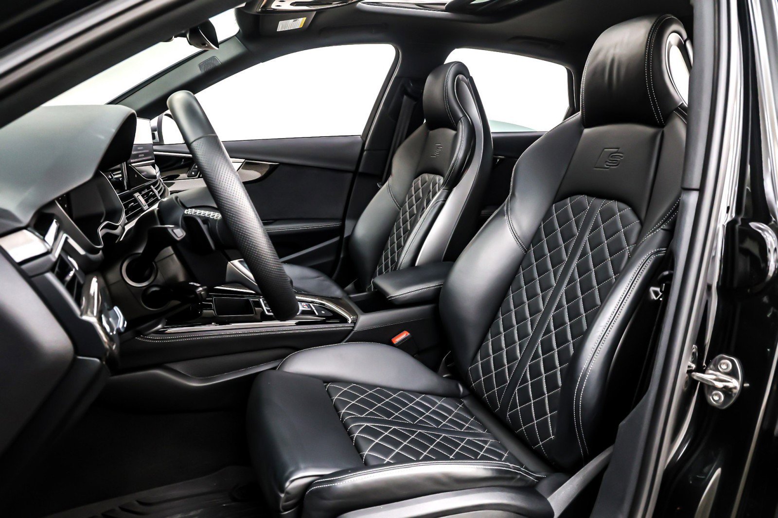 Used 2023 Audi S4 Premium Plus w/ Premium Plus Package image 17