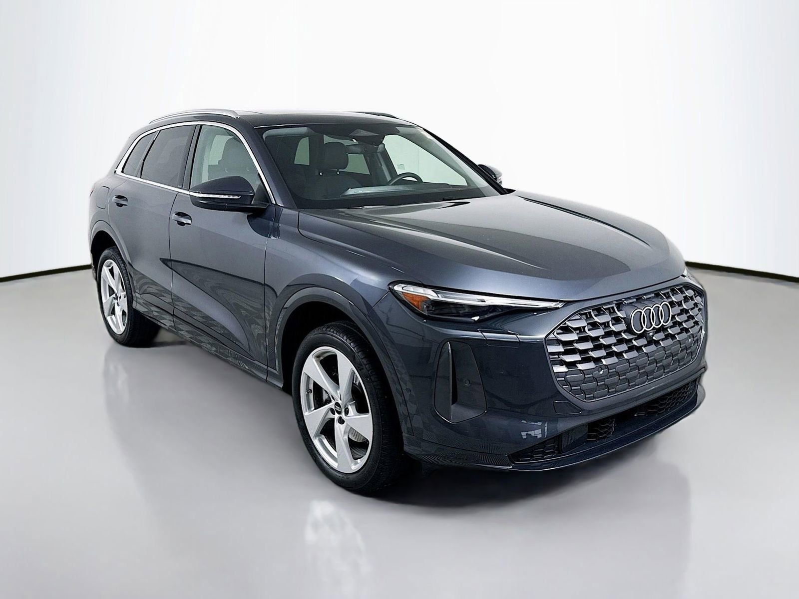 Certified 2025 Audi Q5 Premium w/ Premium Plus AWD/4WD image 7