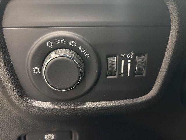 Used 2026 Jeep Grand Cherokee Altitude AWD/4WD image 18