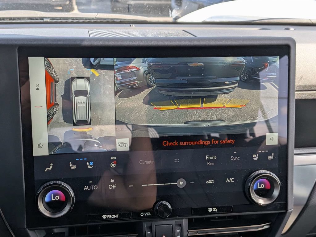 Used 2024 Lexus GX 550 w/ Cold Area Package AWD/4WD image 27