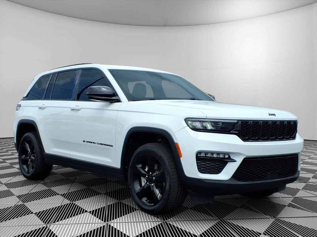 Used 2023 Jeep Grand Cherokee Limited w/ Black Appearance Package
