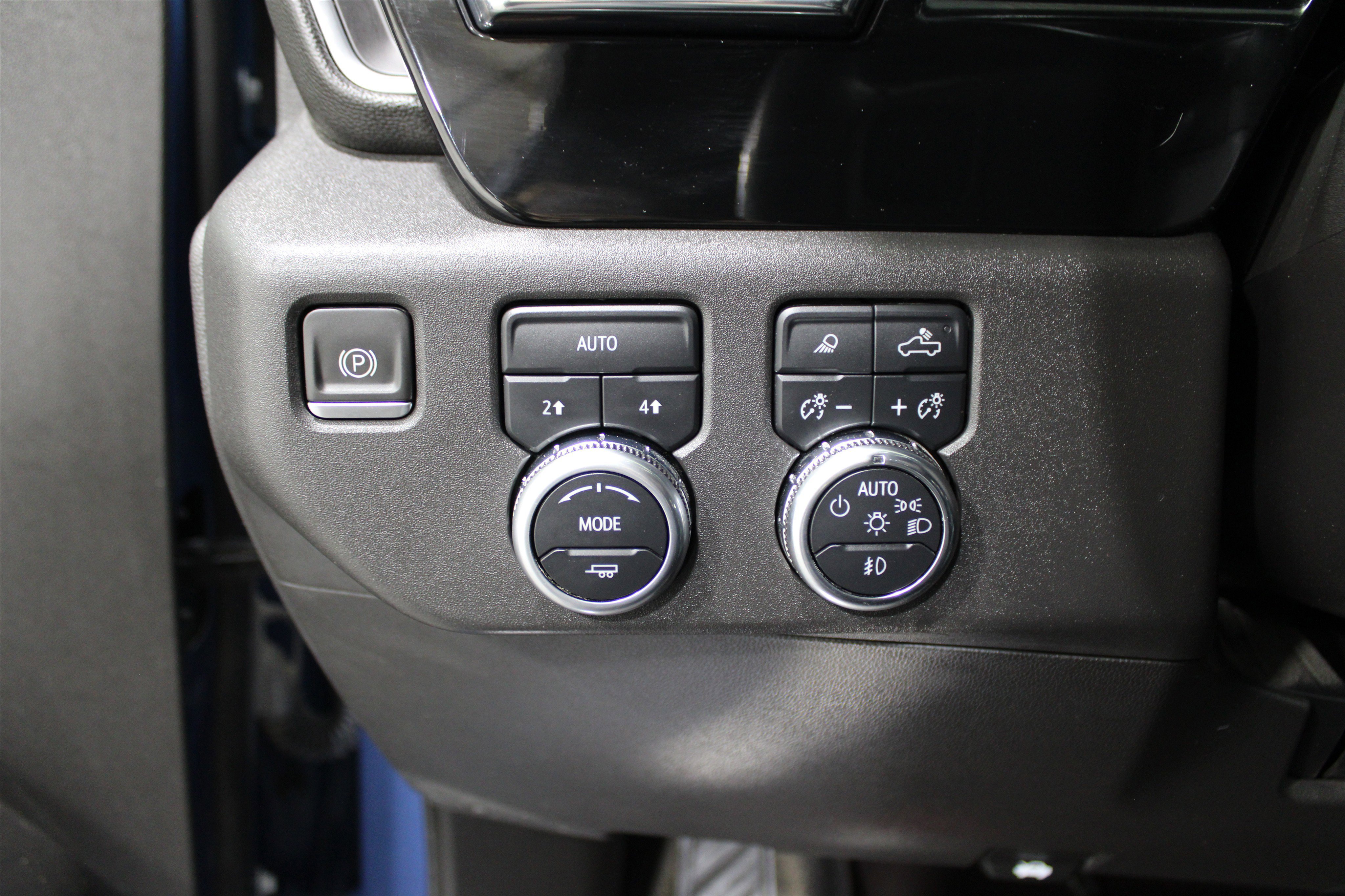 Used 2024 GMC Sierra 1500 SLT image 9